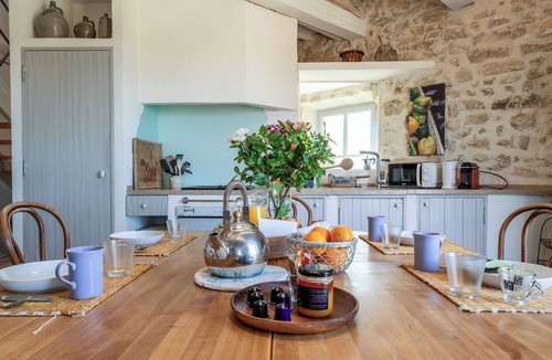 Lagnes House | Stylish stone village house with swimming pool