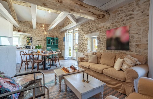 Lagnes House | Stylish stone village house with swimming pool