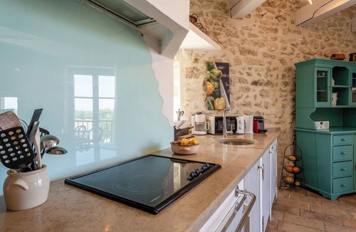 Lagnes House | Stylish stone village house with swimming pool