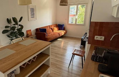 La Verpilliere Apartment | Suite Ô Maé Climatisé proche Village Outlet - Aéroport