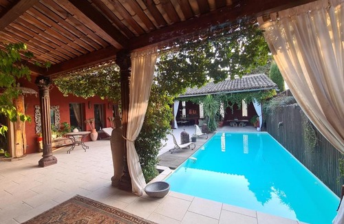 Chauzon House | Suite Exotique CÔTE SUD ARDECHE avec Espace Cuisine accès Patio avec Piscine !