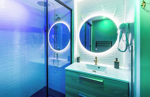 Vienne Apartment | Suite&Spa - Love Room Jacuzzi&Sauna in Vienna