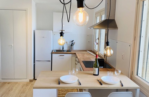 Salon-de-Provence Apartment | Summer fair near downtown and station
