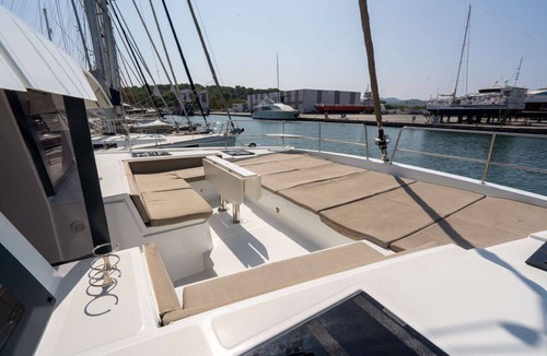 Saint-Mandrier-sur-Mer Boat Rental | Sun-Kissed Sailing Adventure in Provence-Alpes-Côte d'Azur