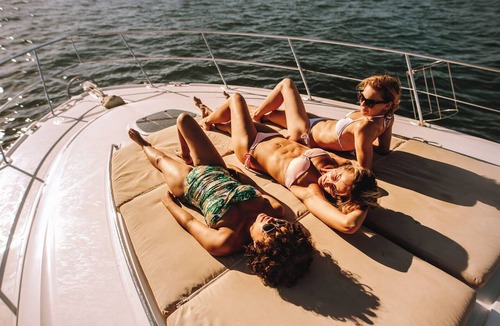 Saint-Victor Boat Rental | Sun-Kissed Sailing Adventure to Viejo Puerto