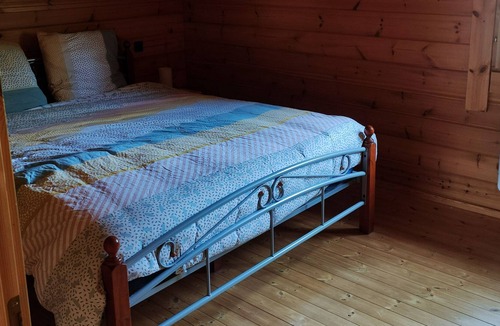 Valdeblore Ski Chalet | Sunny modern wooden chalet with garden