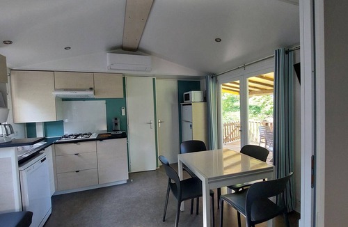 Saint-Laurent-en-Beaumont House | Super Cordelia 2 Mobile Home with Mountain View, Wi-Fi, and Air Conditioning