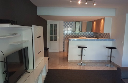 Frejus Port Apartment | Super summer stay at beach, park & Port-Fréjus