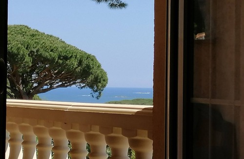 La Nartelle Villa | Superb! 🤩CLIM sea view, Hills Beach1 km 🏖Balneo bath🤗Massage table ZEN😁