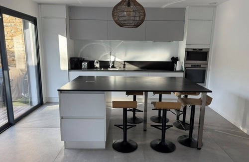 Sanary-sur-Mer Villa | Superb new villa with heated pool, 300 m from the beach, in Sanary - Bandol