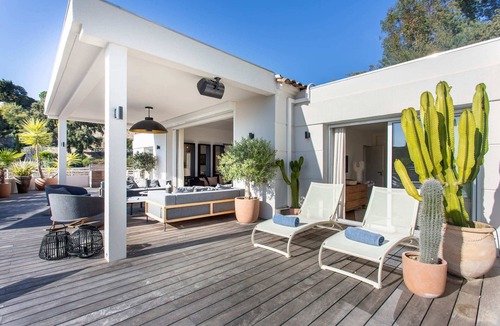 La Croix des Gardes Apartment | Superb Penthouse Terrace Sea View