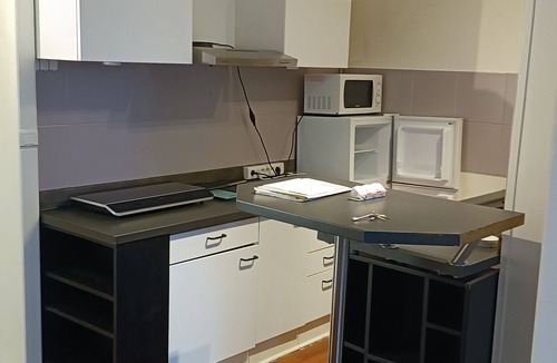 Richard Vitton - Chambovet Apartment | Superb studio in Lyon 3 with sofa bed 160x200 cm bedroom and balcony