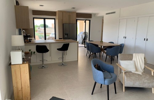 Cagnes-sur-Mer House | Superbe villa et piscine - 3 appartements