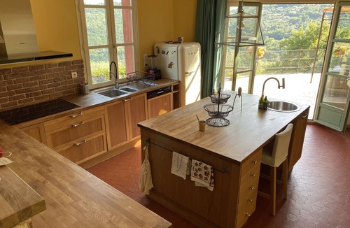 Le Bar-sur-Loup Villa | Swimmers paradise with 16m infinity pool- Amazing view- Beautiful family house