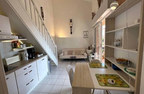 Le Brusc Apartment | Swimming pool, beach at foot, two bedrooms