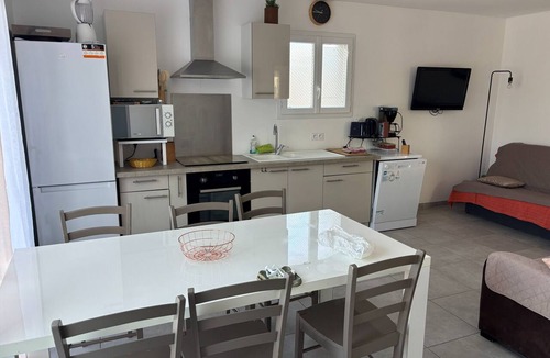 Combas Villa | SYRAH Single-Story Villa in a Farming Village in the Gard, Between the Sea and the Cévennes, Air Conditioning, Parking Available
