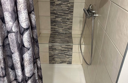 Saint-Jean-du-Bruel Apartment | T1 bis center saint jean du Bruel close to all amenities