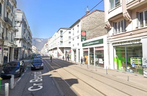 Quartier Chorier-Berriat Apartment | T2 Berriat - Proche Gare & Centre - Tout Equipé avec Wifi