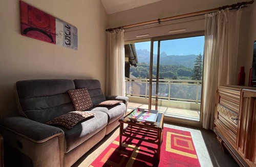 Barcelonnette Apartment | T2 Duplex in Barcelonnette with Park and Garage