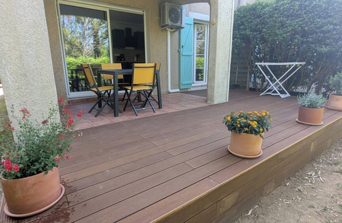 Sainte-Cecile-les-Vignes Apartment | T2 with air conditioning, pool and terrace in Provence. Near Mont Ventoux