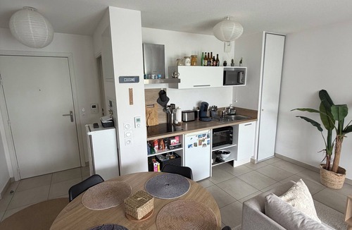 Castelnau-le-Lez Apartment | T2 with Balcony & Parking | 12 min from Centre