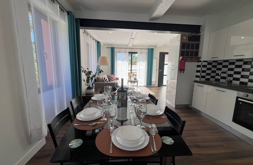 La Trinite Apartment | T3 air-conditioned 6 pers. with terrace, jacuzzi & parking - near Nice & Monaco