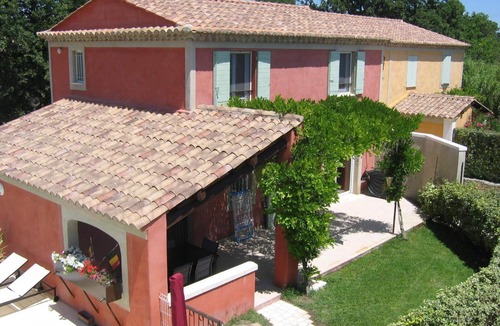 Taillades Villa | Taillades: house/villa - 4 rooms - 6 persons