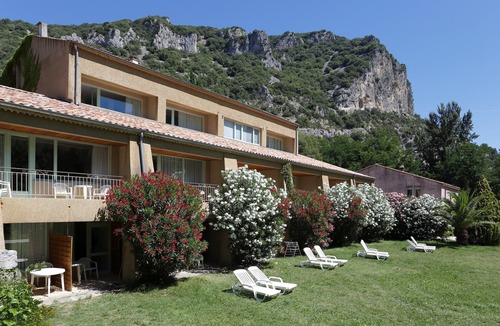 Vallon-Pont-d'Arc Apartment | Terrasse ! Studio Abordable, Navettes Gratuites