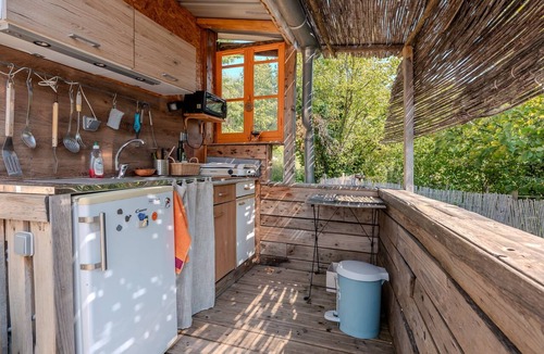 Sias RV Rental | The Bee Yurt, Drôme Provençale