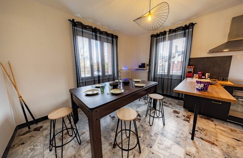 Belley Apartment | The Private Lounge – Cinema, Billiards & Garden