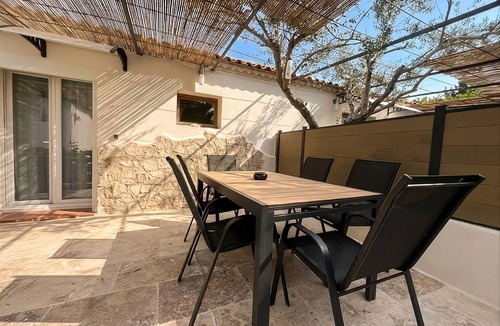 Aix-en-Provence House | The Provençal Address - 1-Bedroom Apartment with Terrace · Indoor Pool · Air Conditioning · Puyricard