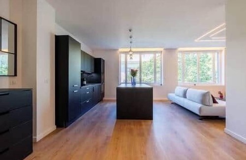 La Joliette House | The Purple Suite Spa/Balneotherapy/Air conditionin