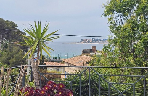Sanary-sur-Mer Villa | THE turquoise villa 3 minutes walk from the sea clims