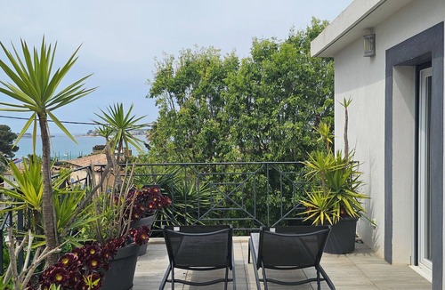 Sanary-sur-Mer Villa | THE turquoise villa 3 minutes walk from the sea clims