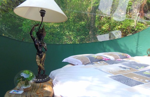 Meounes-les-Montrieux House | "The Zen Bubble" in the heart of the unusual