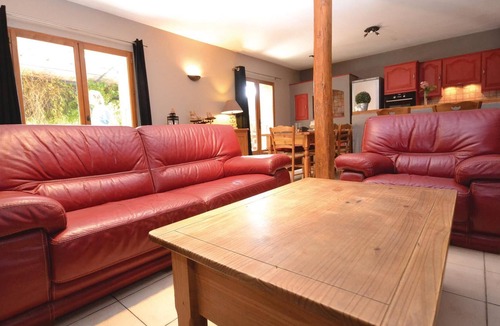 Tulette House | This magnificent villa in a very quiet and completely secluded location has a swimming pool and a pl