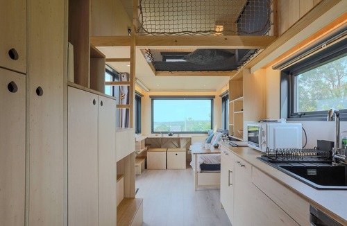 Langueux House | Tiny House 'Bada' with Sea View, Nordic Bath, Private Terrace and Wi-Fi