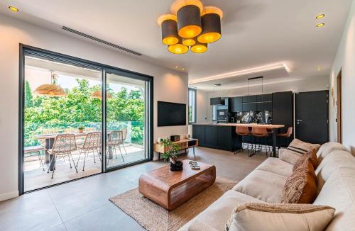 Prado - Republique Villa | Totolulu Cannes Luxury Properties - La Villa