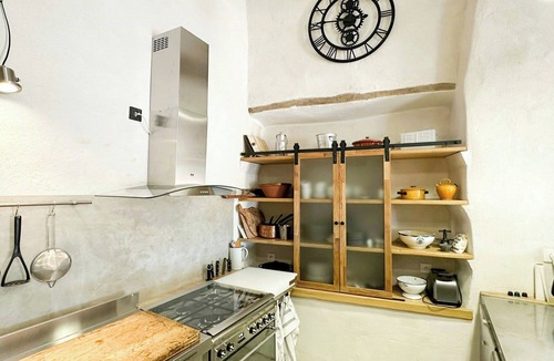 Sablet Apartment | Tower apartment with mountain views in Sablet