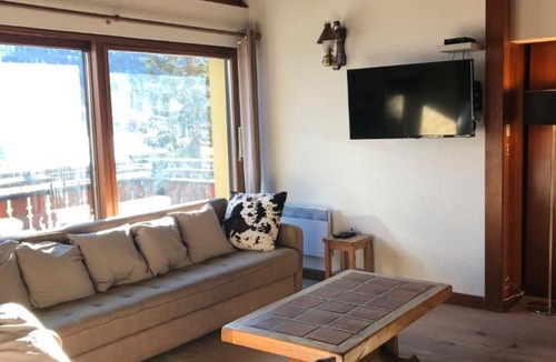 Montgenevre Ski Chalet | Très spacieux chalet rénové été 2026 - 14 personnes coeur de village 150 m des pistes -