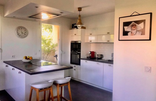 Bouc-Bel-Air Apartment | Two-bedroom apartment with a stunning terrace, 10 minutes from Aix-en-Provence