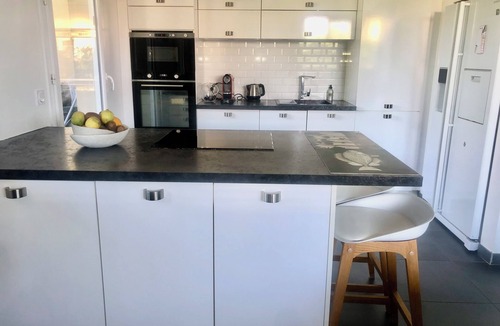 Bouc-Bel-Air Apartment | Two-bedroom apartment with a stunning terrace, 10 minutes from Aix-en-Provence