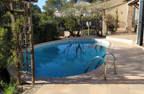 Frejus House | two-room apartment in Fréjus, 5 km from the beaches, private swimming pool, guaranteed peace and quiet
