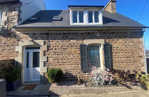 Loguivy House | TY LOUIS 3* for 4 persons Above Loguivy harbour and beach