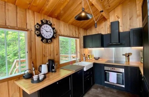 Le Sauze Ski Chalet | Un Chalet Chaleureux Dans un Écrin de Nature