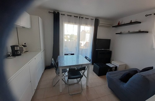Mouries Apartment | Under the Alpilles sun