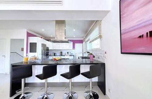 Chateauneuf-Grasse Villa | Unforgettable Holidays: Villa With Swimming Pool, Hammam and Gym
