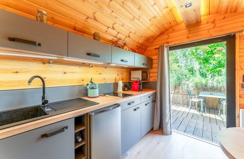 Jonquieres House | Unique 'Prestige Barrel' Cottage with Private Pool, Wi-Fi, and Air Conditioning