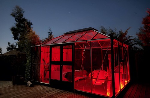 Gras Bed & Breakfast | Unique 'Wapa Lodge' Accommodation with Shared Garden
