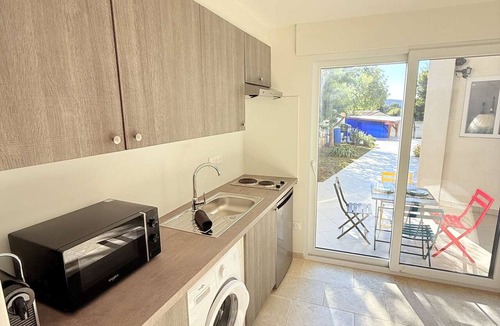 Bormes-Les-Mimosas Villa | Upper villa with pool and AC - 10 guests